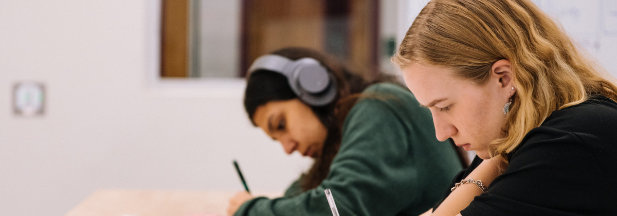 grls-students-studying-books