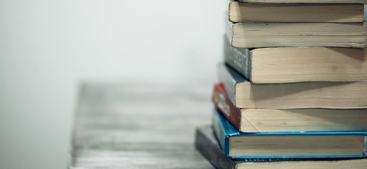 books-desk-study-learning