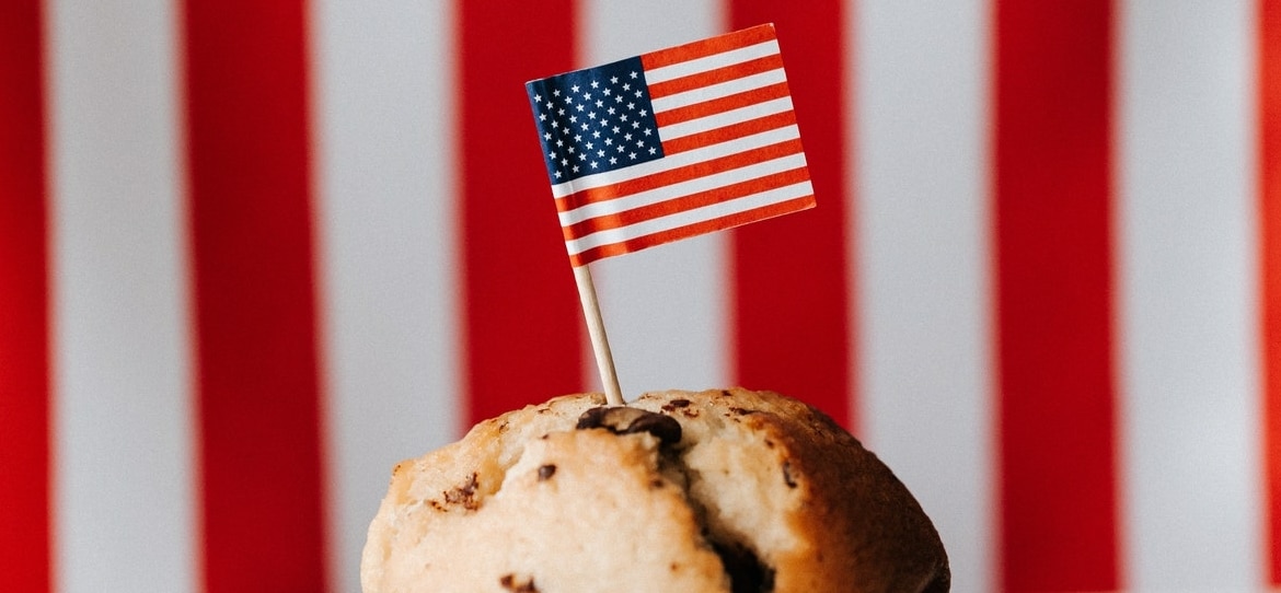 cupcake with the us flag on it