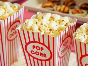 pop-corns-for-movie-cinema