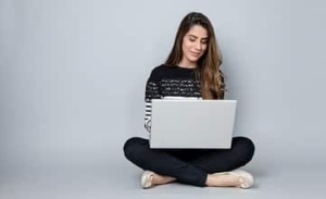 girl-woring-on-her-computer