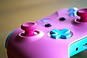joystick-pink-and-blue-xbox