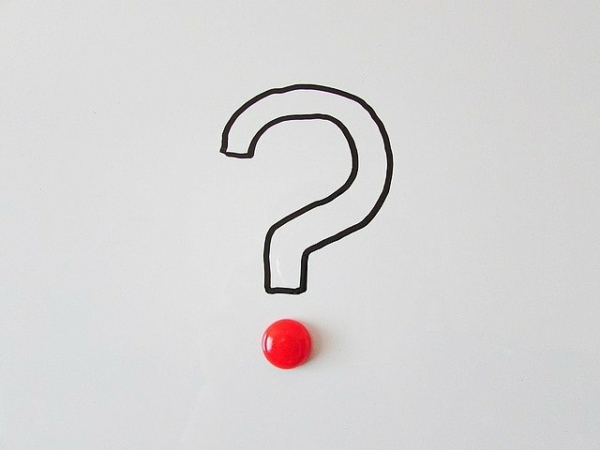 Comment poser une question en français : les règles à savoir