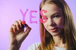 Hay distintas formas de decir “yes” en inglés, dependiendo siempre de la situación.