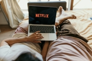 Mirar series en Netflix para mejorar su inglés