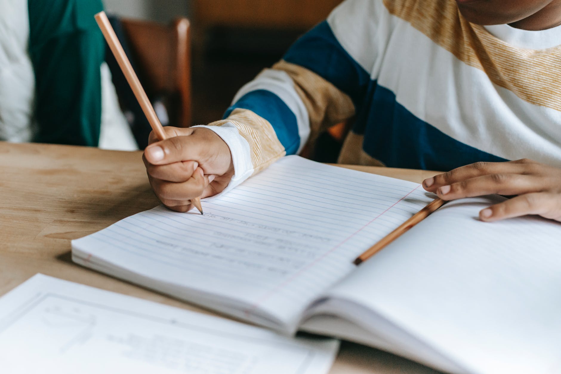 Comment améliorer son score au TOEIC : 5 méthodes et le nombre d'heures à prévoir